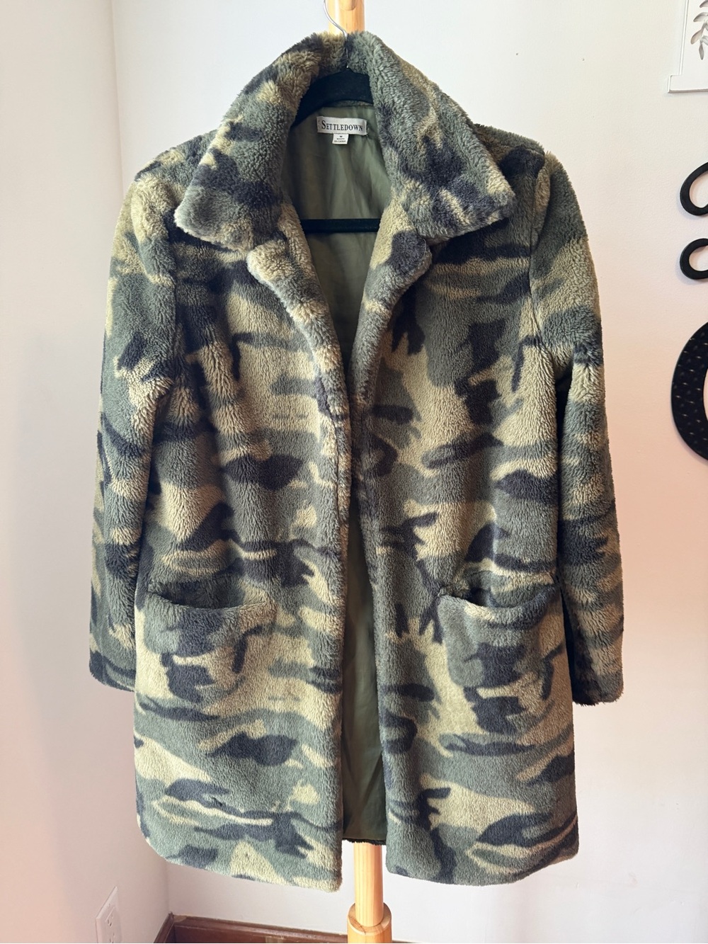 Settledown Faux Fur Teddy Jacket Green Camo Women’s Medium Open Collar Coat